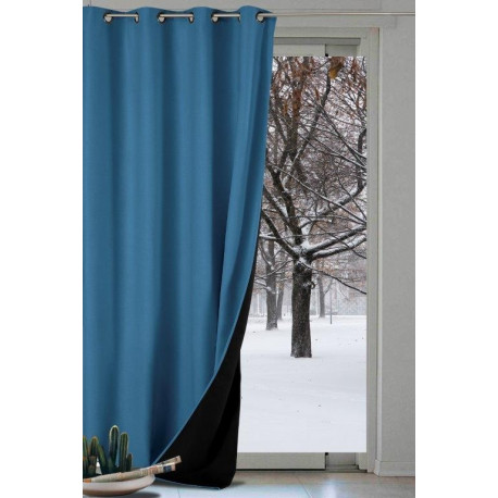 rideau galena envers thermique posé sur fenêtre pour protéger du froid bleu