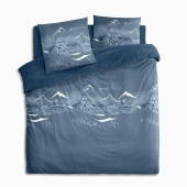 Housse de couette Nuit des Alpes + taie(s) carrée(s) – 100% coton 57 fils - Esprit montagne – Modèle exclusif – Finition rabat