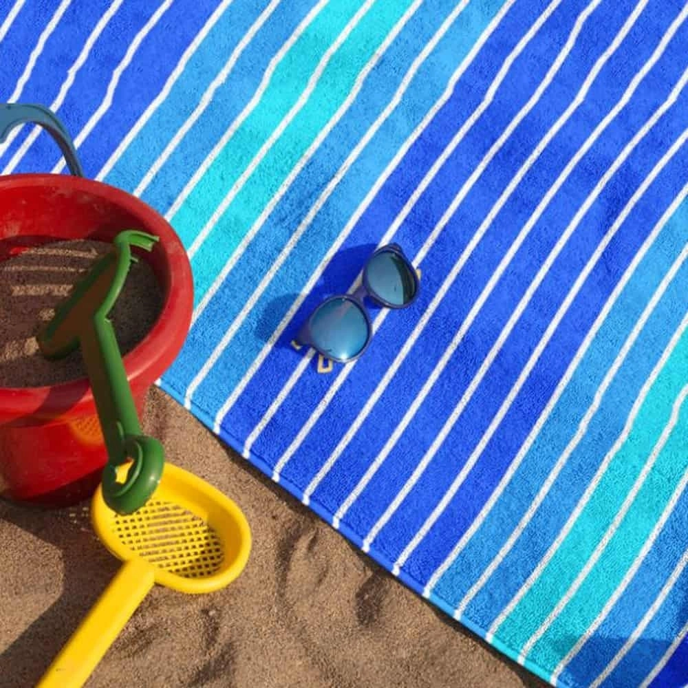 Drap de plage Camaïeu bleu 140x180 cm – Seviette de plage XXL 100 % coton égyptien rayures bleues, confort spacieux