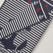 serviette ancre marine pliée