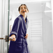 Peignoir de bain à Col Châle coton et bambou marine porté