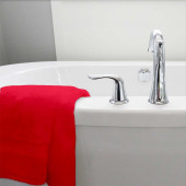 Drap de bain 70x140 cm 100%  coton posé sur baignoire rouge