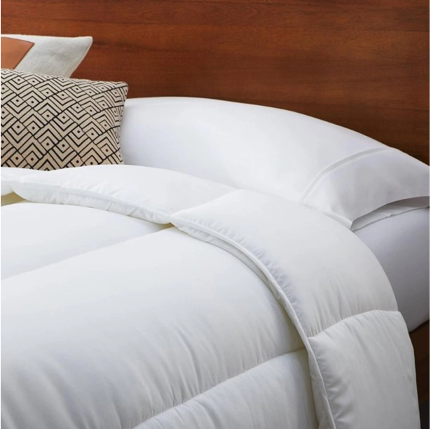 Couette été Éco légère 200 g/m² Fabriquée en France - Enveloppe 100% coton bio - Respirante, fine et durable