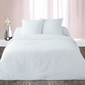 Housse de couette Satin blanc 220x240 cm sur un lit