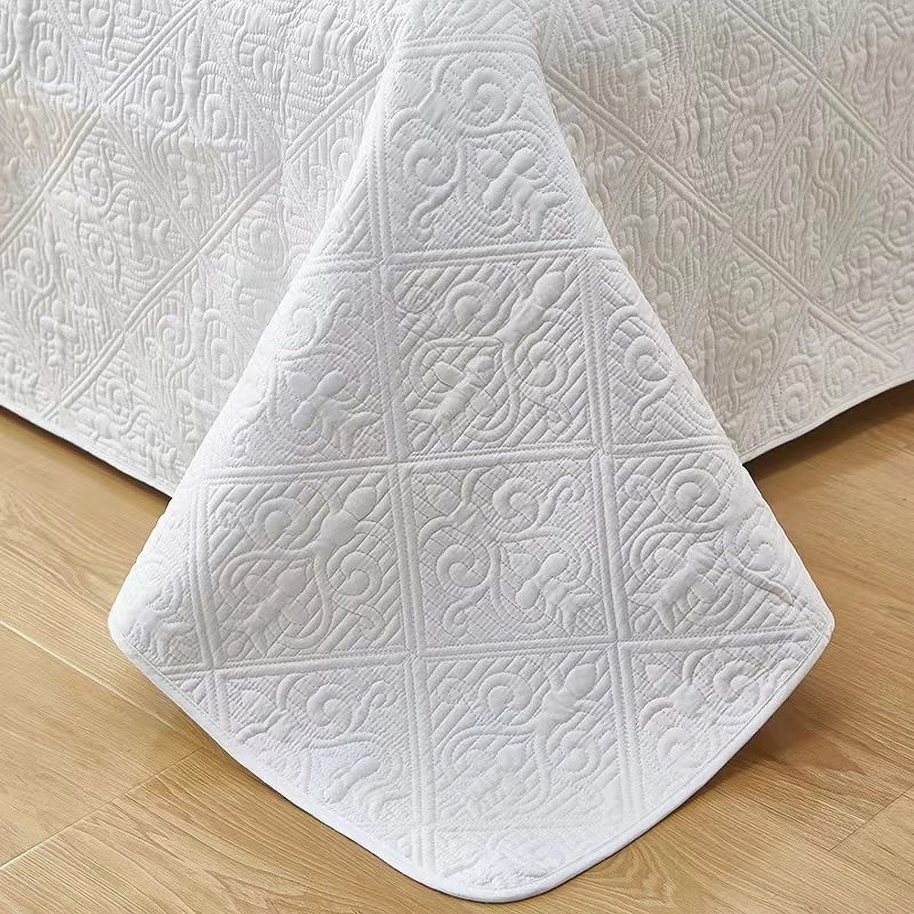 Couvre lit matelassé uni blanc 230x250 cm + 2 taies 65x65 cm - Boutis 2 personnes, confort et élégance