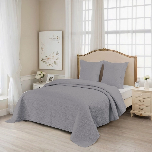 Couvre lit matelassé uni gris 250x260 cm