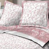 Parure de drap fleuris rose, avec motif esprit printemps sur fond d'ambiance