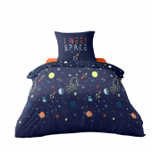 Housse de couette une place, univers espace, sur le lit visuel sur fond blanc hdc bleu nuit et détails planete colorés.