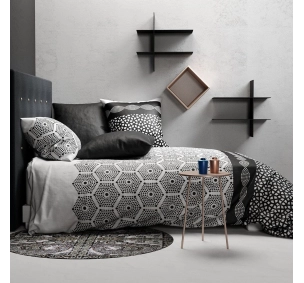 Housse de couette Pavage 220x240 cm coton 57 fils + 2 taies 63x63 cm. design graphique noir et blanc moderne.