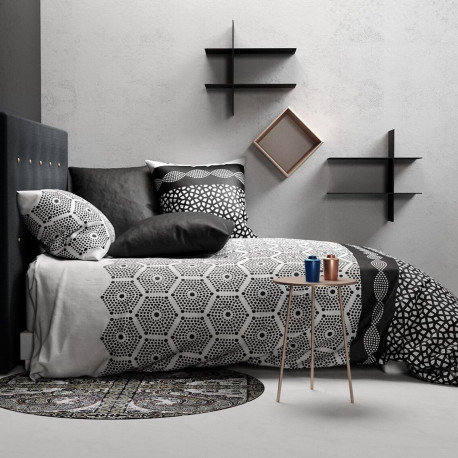 Housse de couette Pavage 220x240 cm coton 57 fils + 2 taies 63x63 cm. design graphique noir et blanc moderne.
