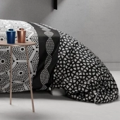 Housse de couette 260x240 Pavage 100% Coton 57 fils - Parure de lit motifs graphiques noirs et blancs avec taies 63x63 cm