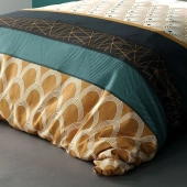 Housse de Couette 220x240 cm BANGUII + 2 taies 100% coton 57 fils - Parure de lit patterns géométriques moutardes et bleus