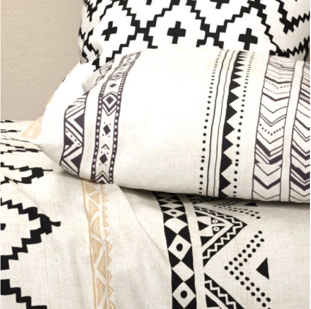 Housse de couette BOHEME avec deux taies d'oreiller pur coton 57 fils/cm² - Style ethnique noir et beige - Finition boutons