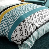 Housse de couette 220x240 cm CITEDOR + 2 taies 100% coton 57 Fils - Motifs géométriques turquoise, noir et or sur fond blanc