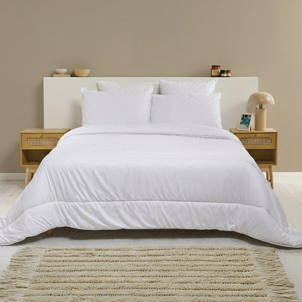 Couette été anti-transpiration 200 g/m² - Légère et respirante - Fabrication Française - Enveloppe toucher peau de pêche