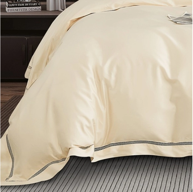 Housse de couette brodée 220x240 cm satin de coton 120 fils/cm² avec taies à volant 65x65 cm - Luxe et élégance