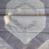 Chemin de table Gris Chic, couleur gris clair et bordures foncé, en coton & lin - 45x150 cm