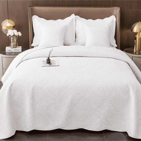Couvre lit - boutis blanc losange gauffré 230x250cm + 2 taies assorties 65x65cm