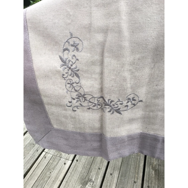 Nappe Brodée Rectangle Angele - 150x240cm