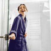 Peignoir de bain à Col Châle coton et bambou marine porté