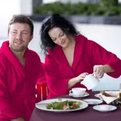 peignoirs portés fuchsia Alpes Blanc 100% coton