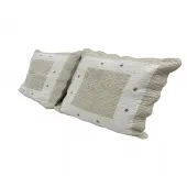 Couvre lit Peaceland Abeilles : Zoom sur les taies d'oreiller.