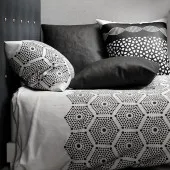 Taies d'oreiller housse de couette Pavage 220x240 cm coton 57 fils. Motif en nids d'abelles noir et blanc.