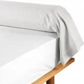 Taie de traversin blanche grande longueur 230 cm sur un lit King Size, fabrication française