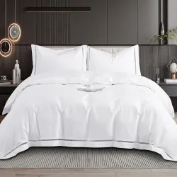 Housse de couette blanche brodée 220x240 cm satin de coton 120 fils/cm² avec 2 taies à volant 65x65 cm